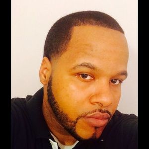 Meet your Posher, Derrick